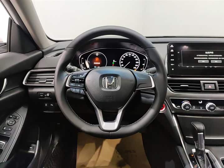 Фото 15 - Honda Accord