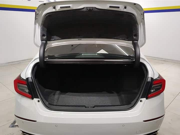 Фото 4 - Honda Accord