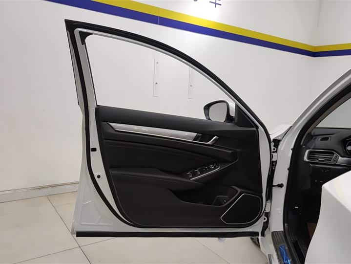 Фото 7 - Honda Accord