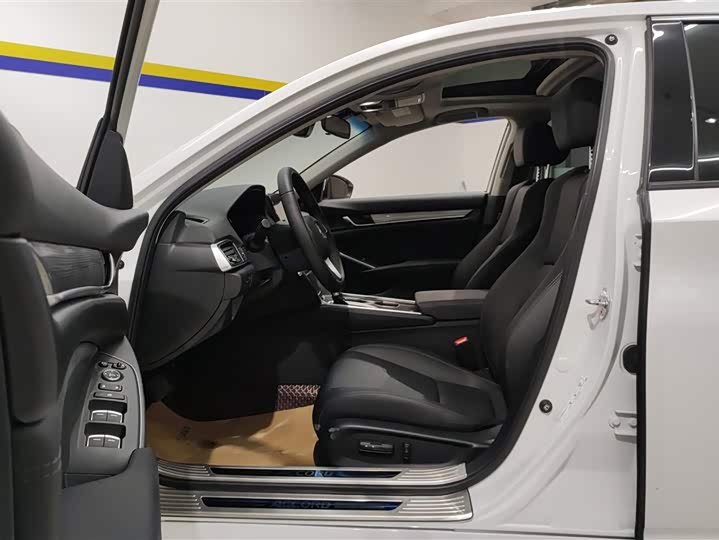 Фото 9 - Honda Accord