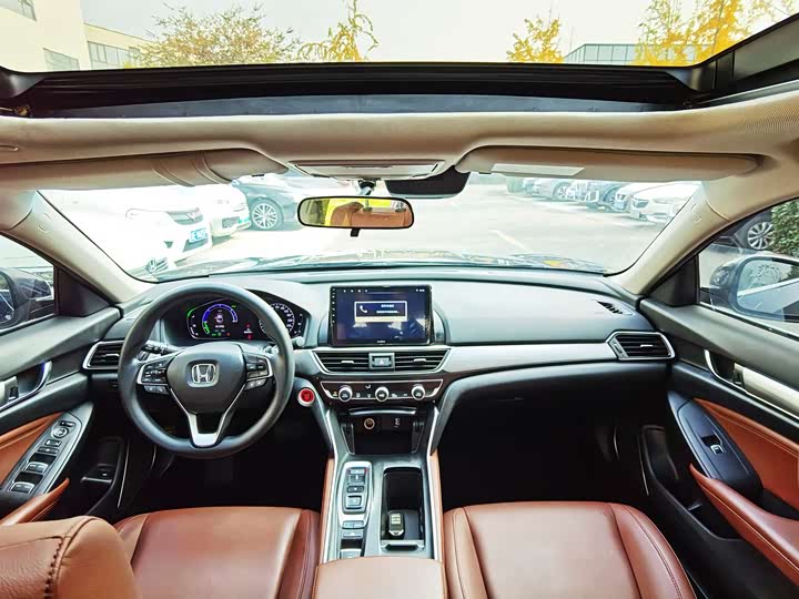 Фото 10 - Honda Inspire