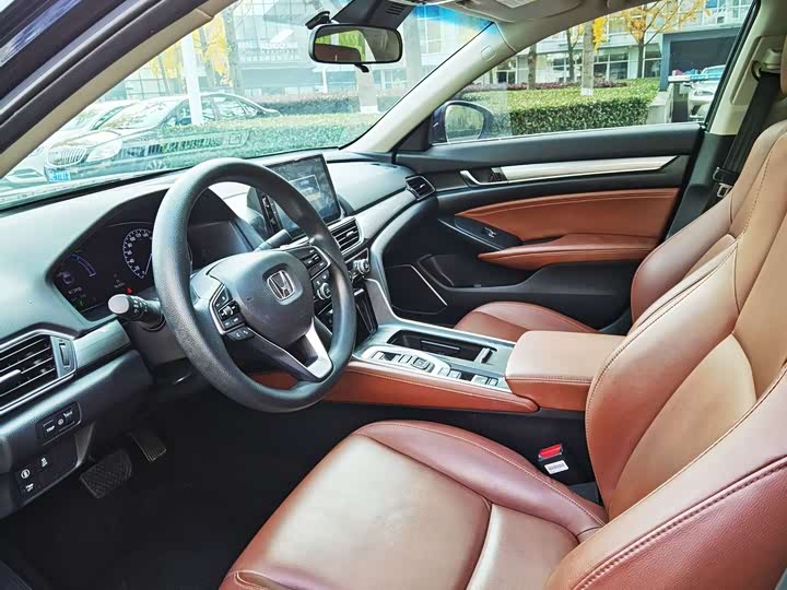 Фото 8 - Honda Inspire