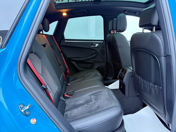 Фото 13 - Porsche Macan