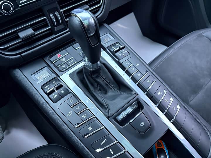 Фото 29 - Porsche Macan