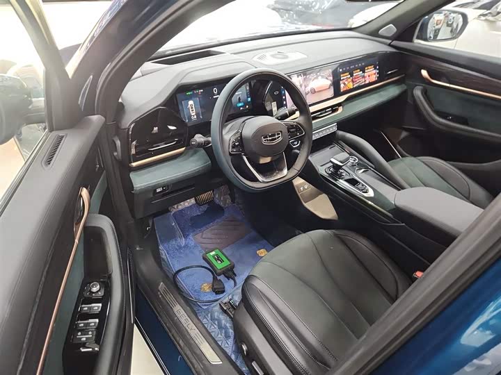 Фото 16 - Geely Monjaro