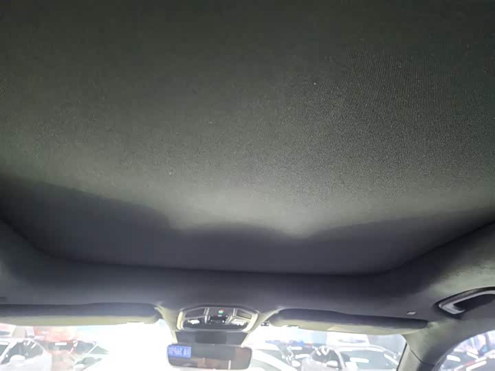 Фото 18 - Geely Monjaro