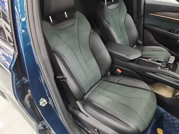 Фото 25 - Geely Monjaro