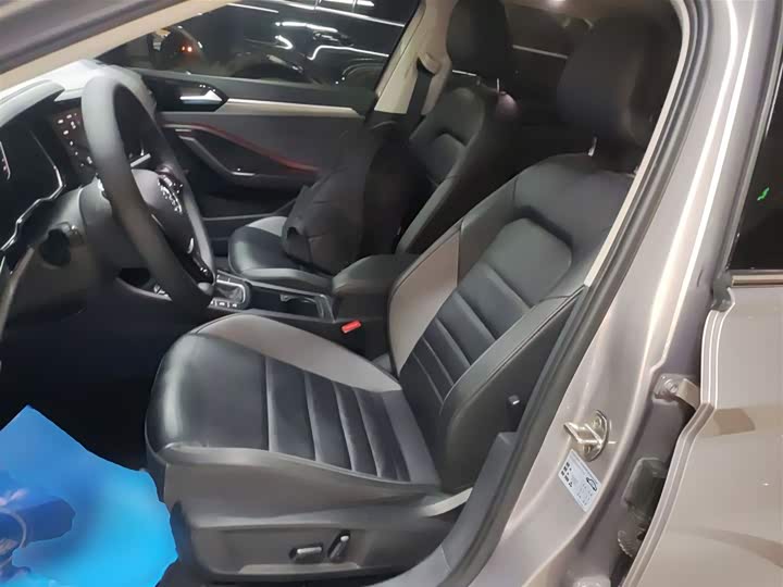 Фото 15 - Volkswagen Sagitar L