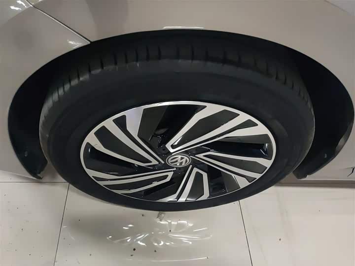 Фото 23 - Volkswagen Sagitar L