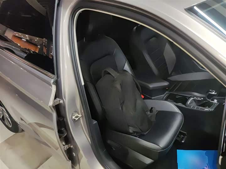 Фото 25 - Volkswagen Sagitar L