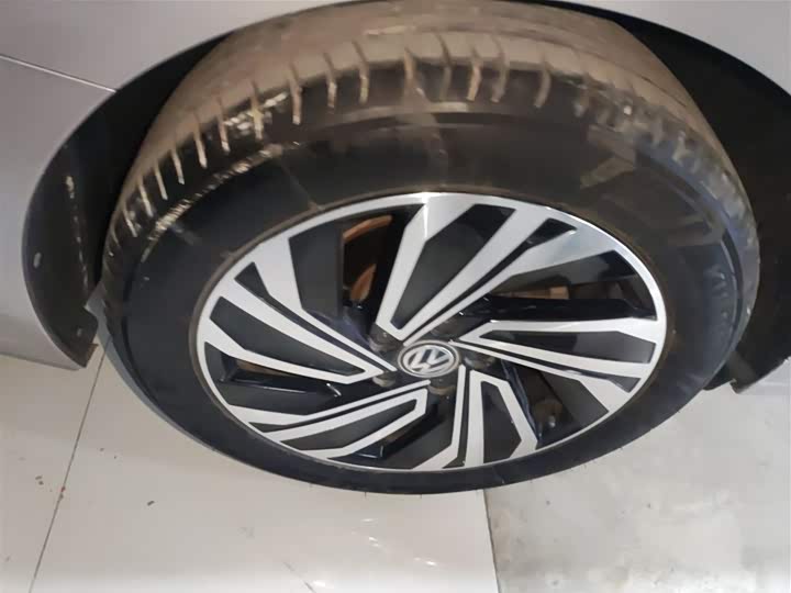 Фото 26 - Volkswagen Sagitar L