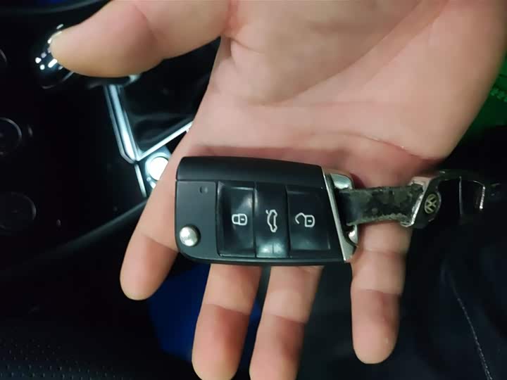 Фото 9 - Volkswagen Sagitar L