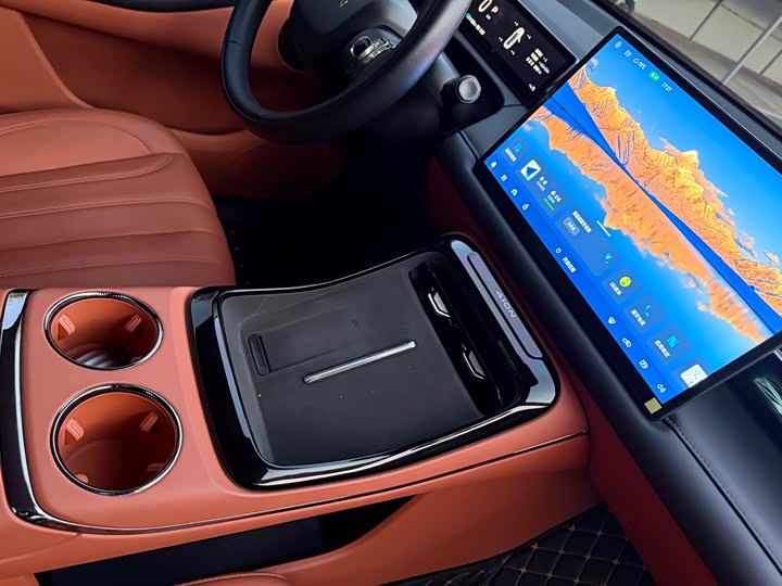 Фото 13 - GAC Aion V