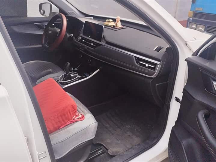 Фото 8 - Chery Tiggo 5x