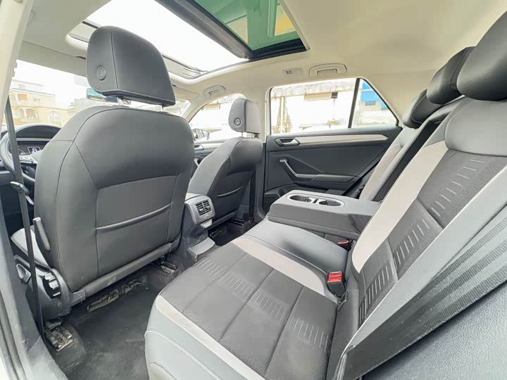 Фото 17 - Volkswagen T-Roc