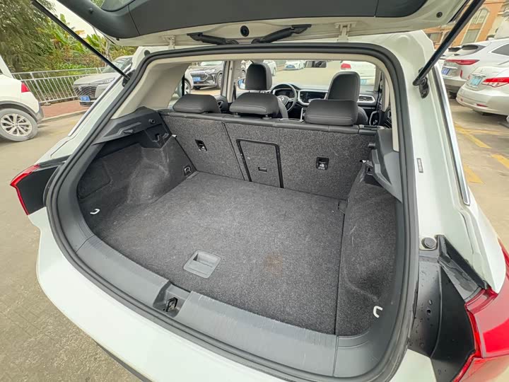 Фото 19 - Volkswagen T-Roc