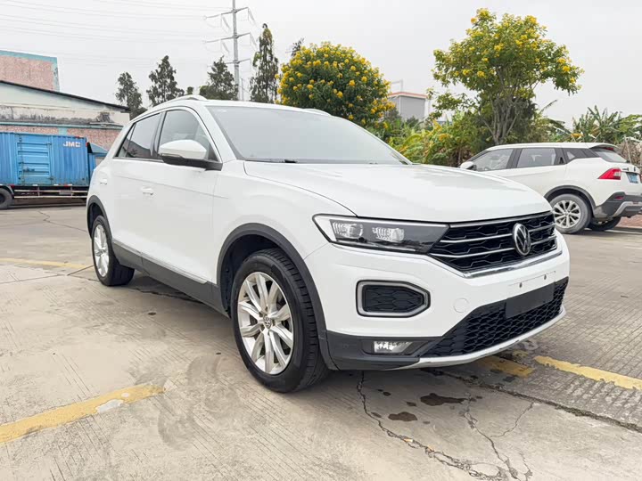 Фото 3 - Volkswagen T-Roc