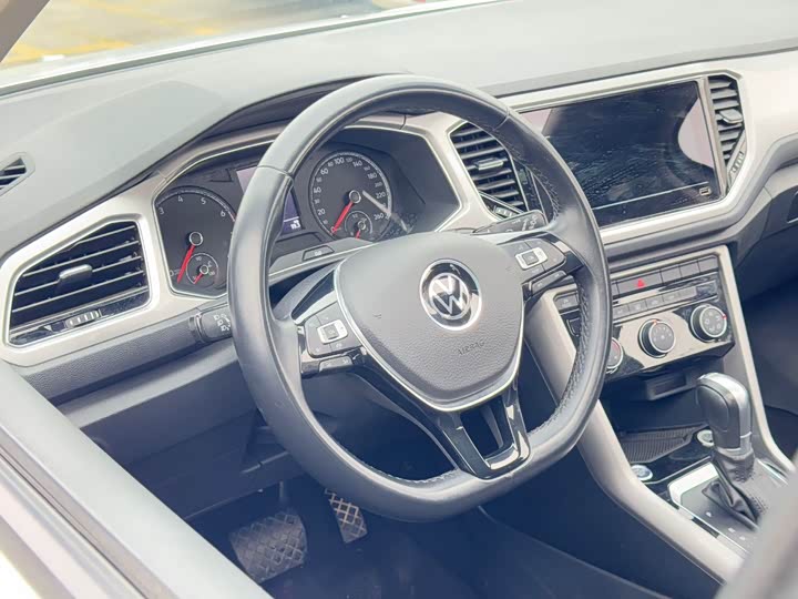 Фото 8 - Volkswagen T-Roc