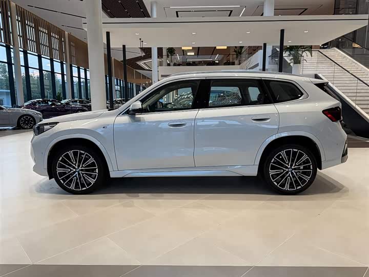 Фото 12 - BMW X1