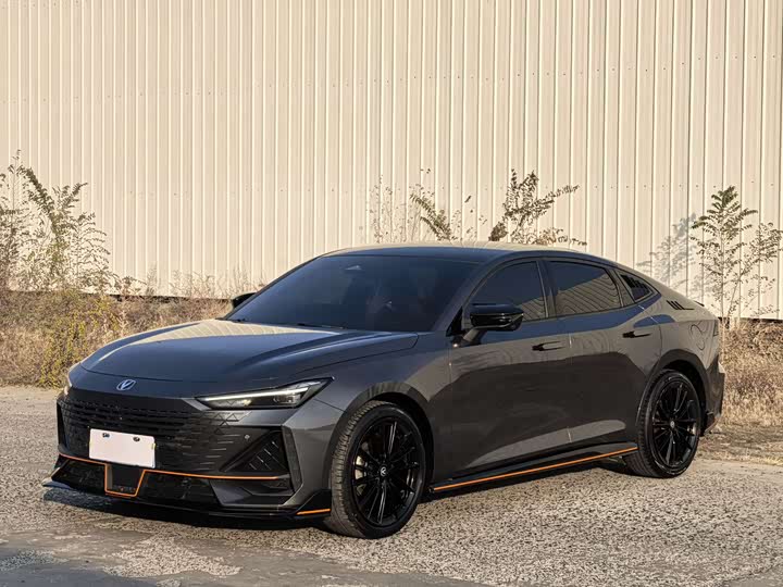 Фото 1 - Changan UNI-V