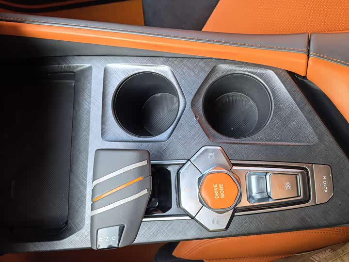 Фото 10 - Changan UNI-V