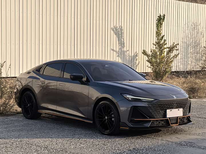 Фото 3 - Changan UNI-V