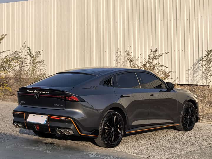 Фото 4 - Changan UNI-V