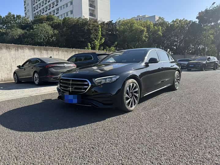 Фото 1 - Mercedes-Benz E-Class