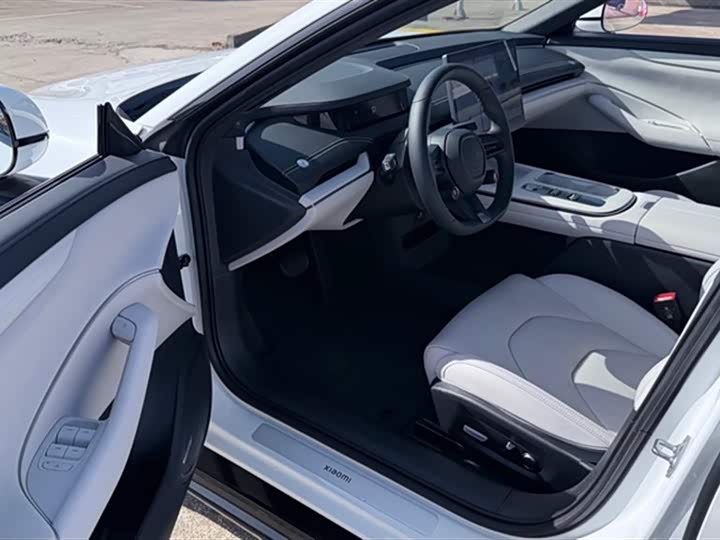 Фото 13 - Xiaomi SU7