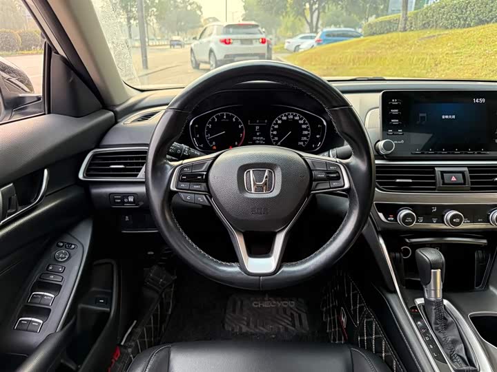 Фото 6 - Honda Accord