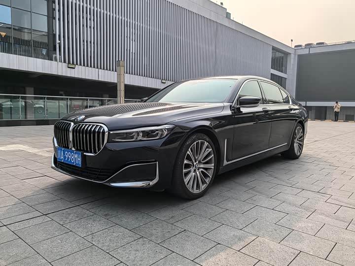 Фото 1 - BMW 7 Series