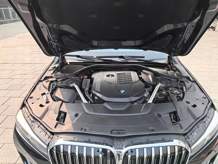 Фото 9 - BMW 7 Series