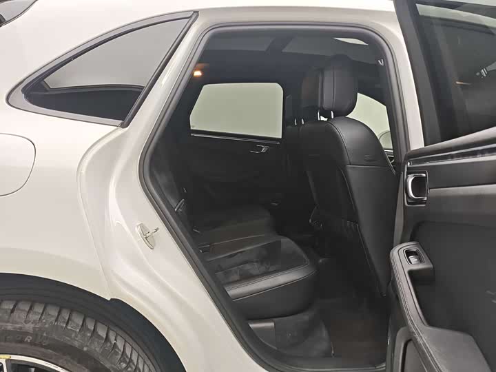 Фото 11 - Porsche Macan