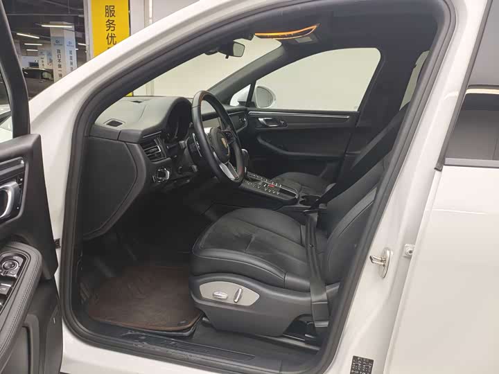 Фото 14 - Porsche Macan