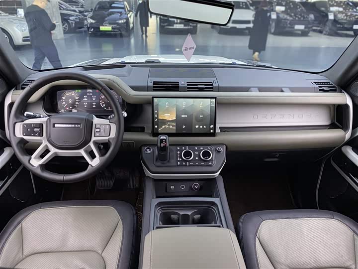 Фото 10 - Land Rover Defender