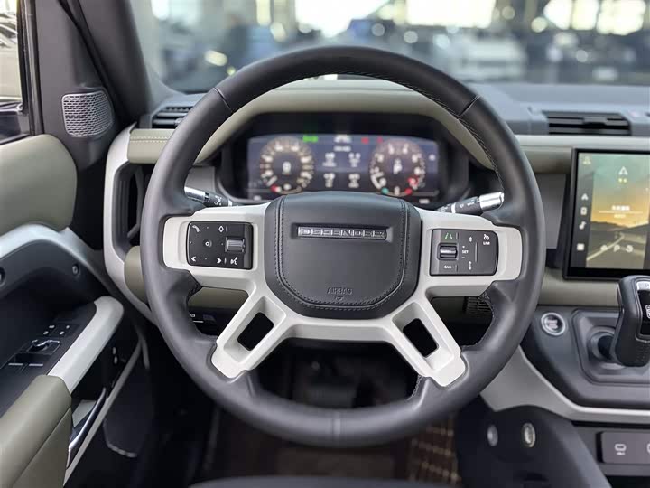 Фото 11 - Land Rover Defender