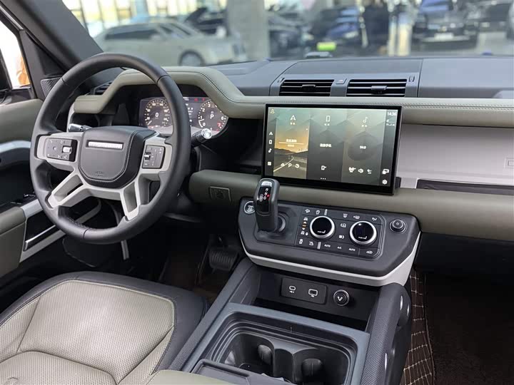 Фото 12 - Land Rover Defender