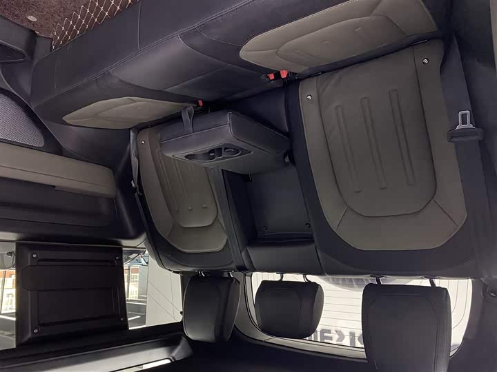 Фото 15 - Land Rover Defender