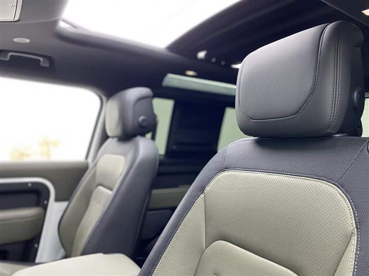 Фото 21 - Land Rover Defender