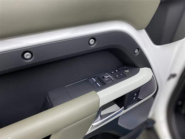 Фото 22 - Land Rover Defender