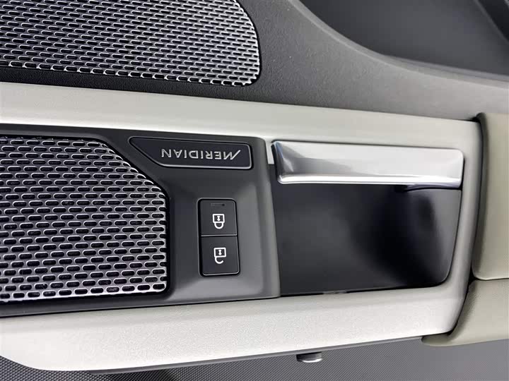 Фото 23 - Land Rover Defender