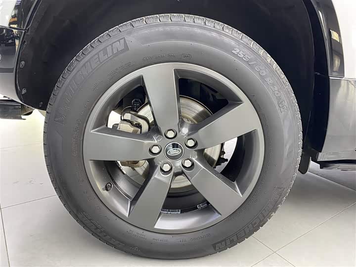 Фото 33 - Land Rover Defender