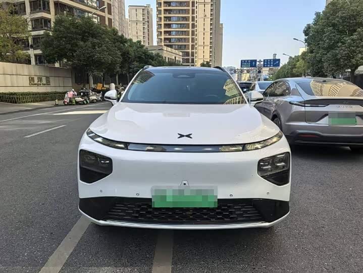 Фото 2 - XPeng G9