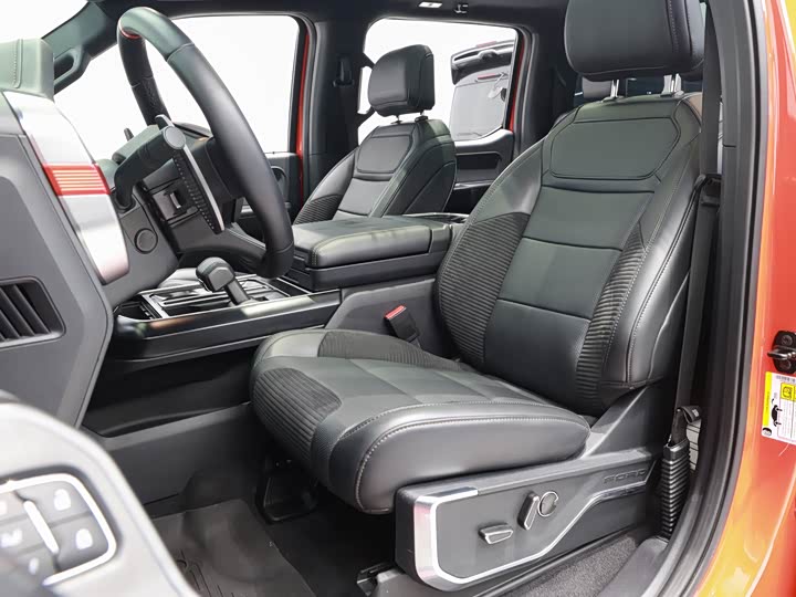 Фото 10 - Ford F-150 Raptor