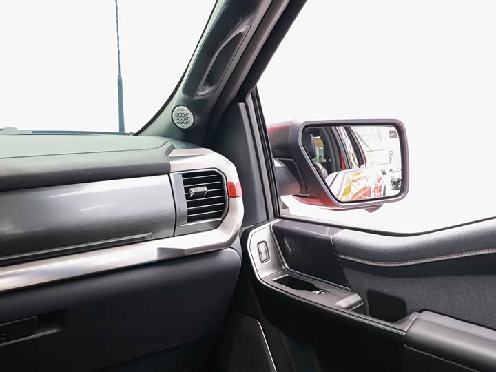 Фото 20 - Ford F-150 Raptor