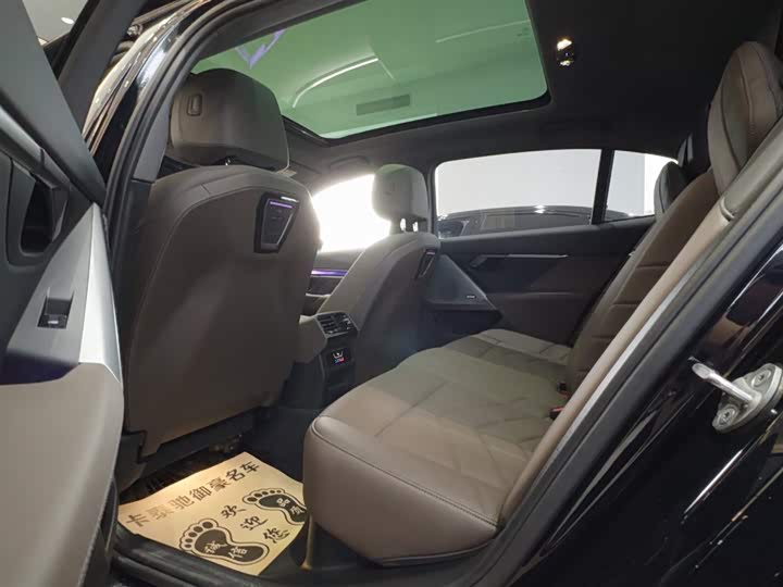 Фото 16 - BMW 5 Series