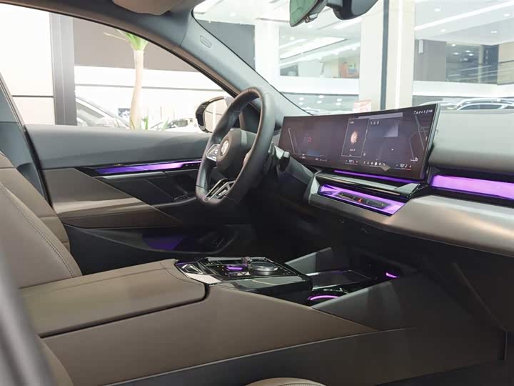 Фото 22 - BMW 5 Series