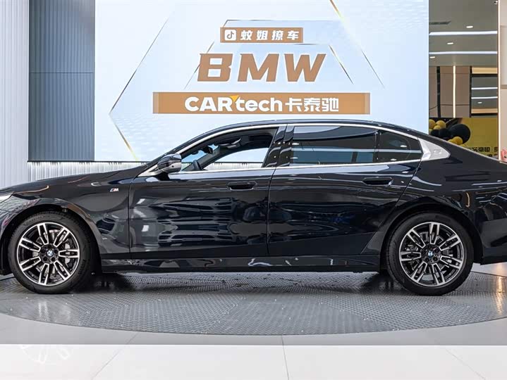 Фото 3 - BMW 5 Series