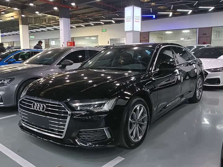 Фото 1 - Audi A6L