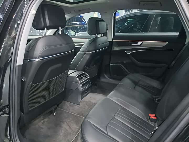 Фото 11 - Audi A6L